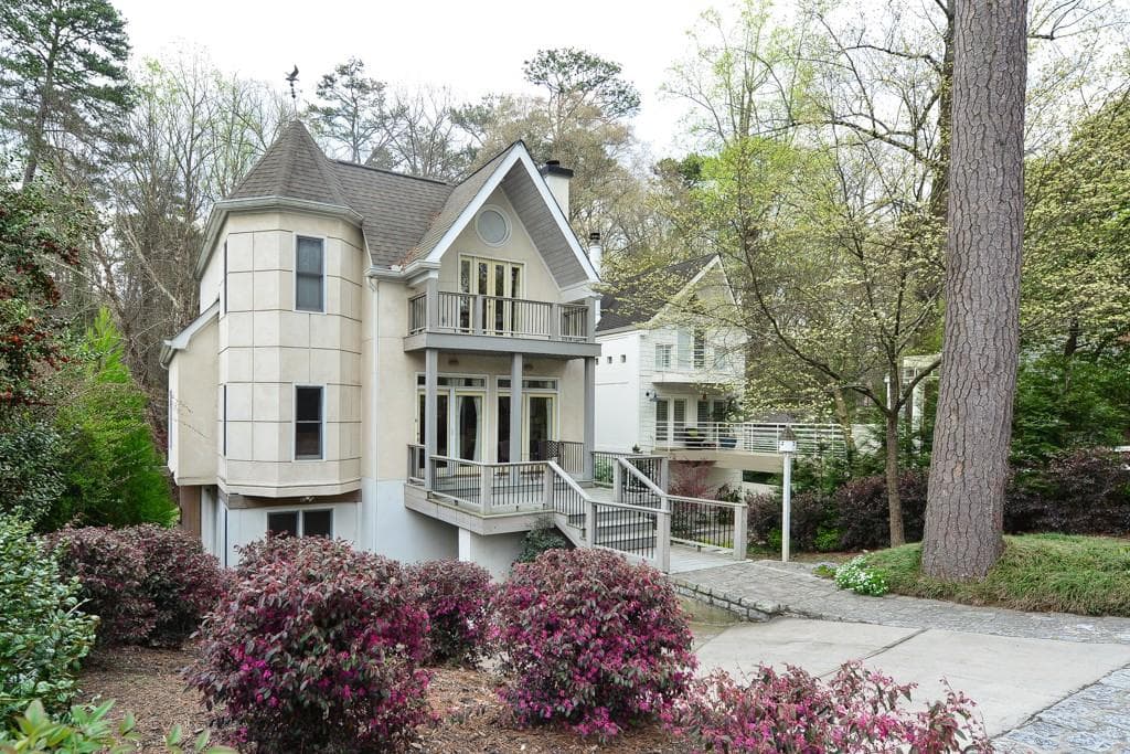 4 bedroom single family residence sold at 2627 Acorn Avenue, Atlanta, GA 30305