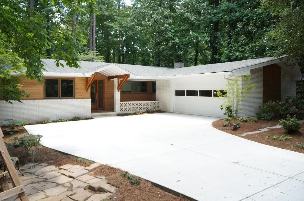 5 bedroom, 3,382 sq ft single family residence sold at 1496 Rainier Falls Drive, Atlanta, GA 30329