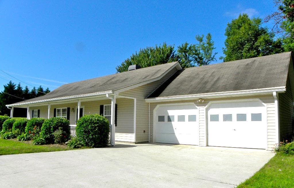 3 bedroom, 1,196 sq ft single family residence sold at 63 Fairview Glen, Dallas, GA 30157