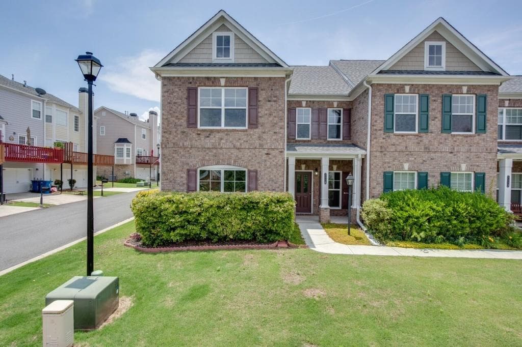 1116 Lake Point Way, Suwanee, GA 30024 — most recent listing photo
