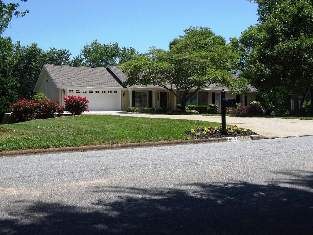 5 bedroom single family residence sold at 650 ROUNSAVILLE Road, Roswell, GA 30076