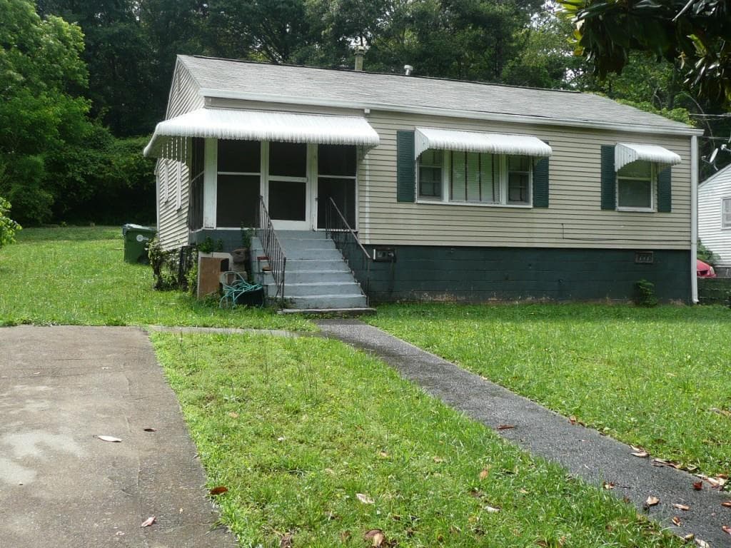 3 bedroom, 899 sq ft single family residence sold at 327 Addington Street, Atlanta, GA 30310