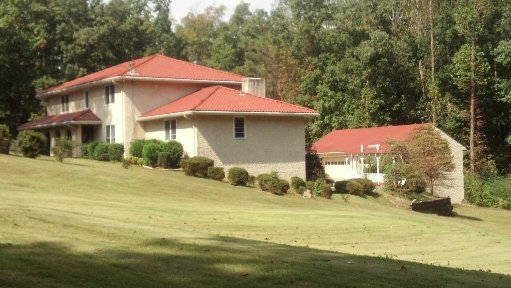 6 bedroom, 6,118 sq ft single family residence sold at 2125 High Point Trail, Atlanta, GA 30331