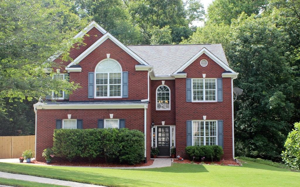 3 bedroom, 2,500 sq ft single family residence sold at 4405 Red Rock Point, Suwanee, GA 30024