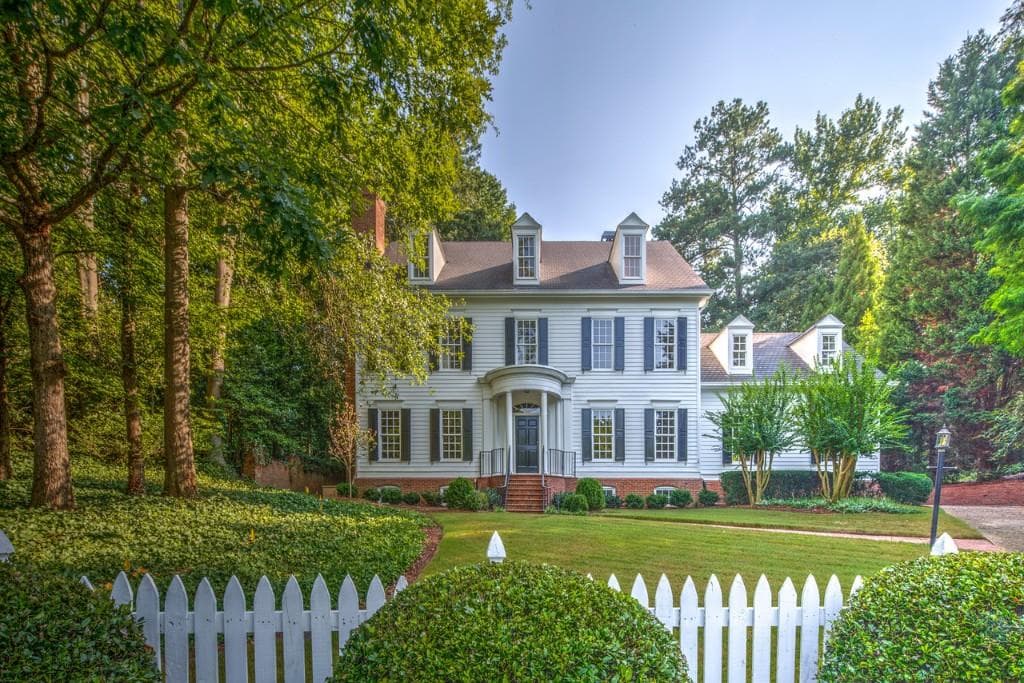 6 bedroom single family residence sold at 1021 W. Peachtree Battle Court, Atlanta, GA 30327