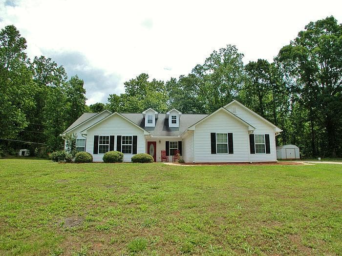3 bedroom single family residence sold at 3609 EAST HALL Road, Gainesville, GA 30507
