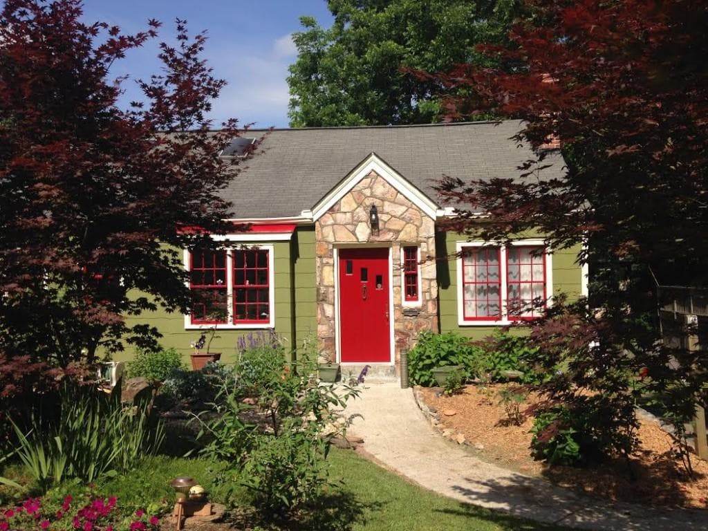 3 bedroom, 1,633 sq ft single family residence sold at 440 Leonardo Avenue, Atlanta, GA 30307