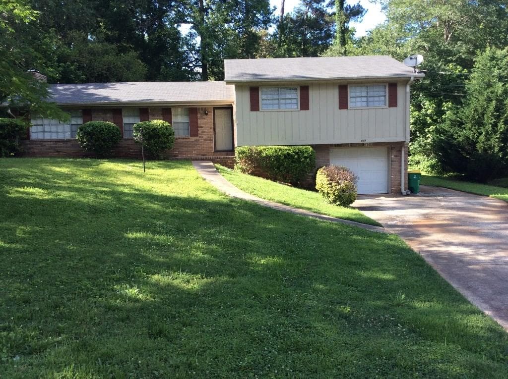 515 Hemlock Drive, Woodstock, GA 30188 — most recent listing photo