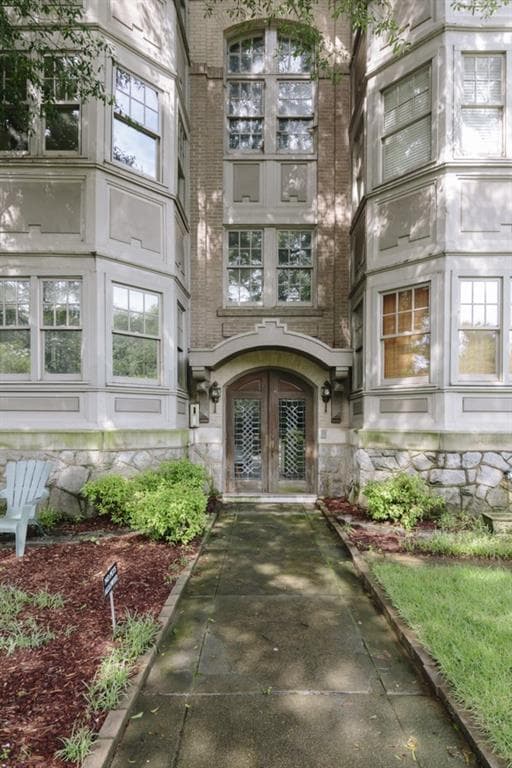 2 bedroom, 1,620 sq ft condominium sold at 1156 Piedmont Avenue B1, Atlanta, GA 30309