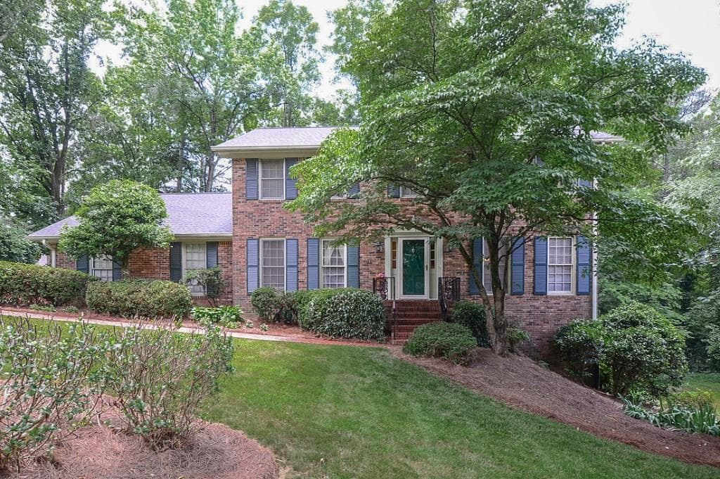 5068 Vernon Oaks Drive, Dunwoody, GA 30338 — most recent listing photo