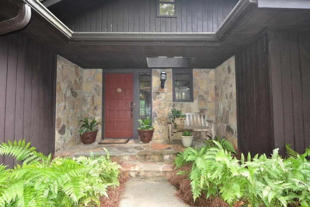 4 bedroom single family residence sold at 4199 River Cliff Chase, Marietta, GA 30067