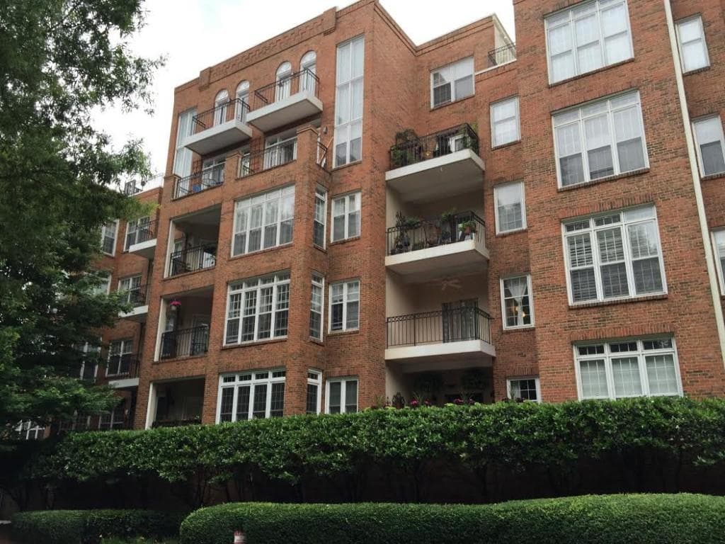 2 bedroom, 1,160 sq ft condominium sold at 175 15th Street 120, Atlanta, GA 30309