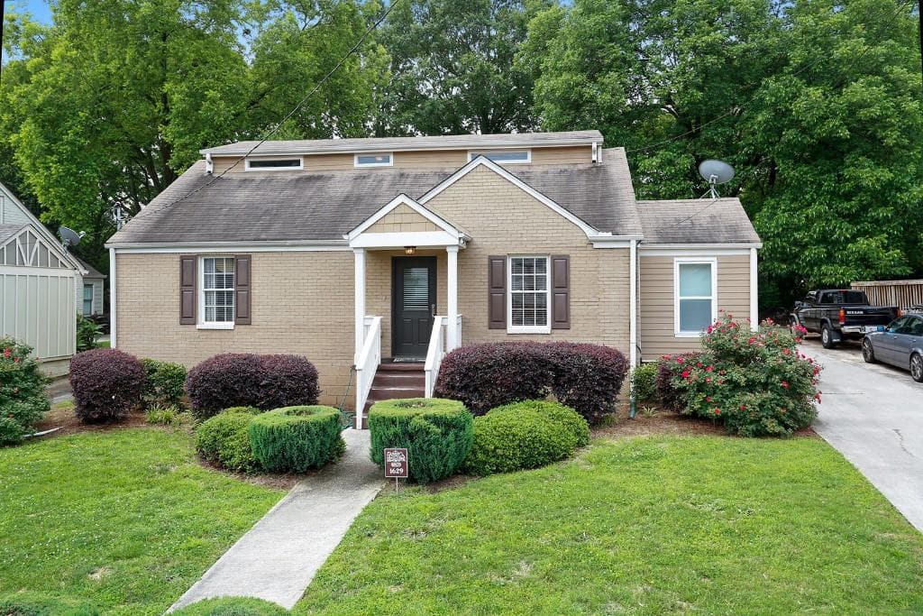 3 bedroom, 2,451 sq ft single family residence sold at 1629 May Avenue, Atlanta, GA 30316