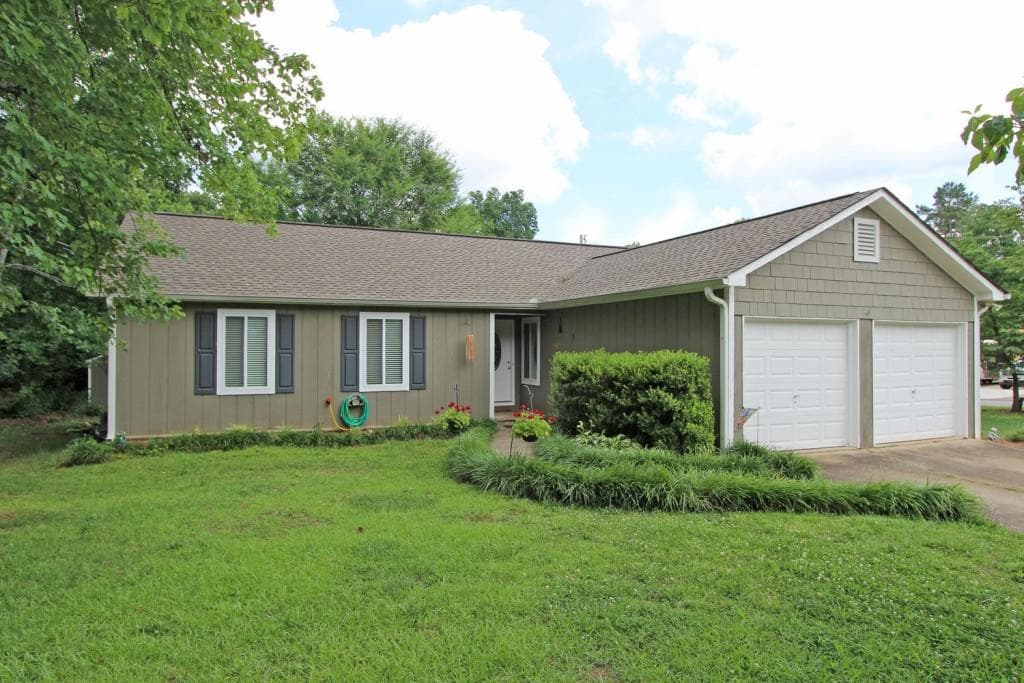 5086 Ravenwood Drive, Marietta, GA 30066 — most recent listing photo