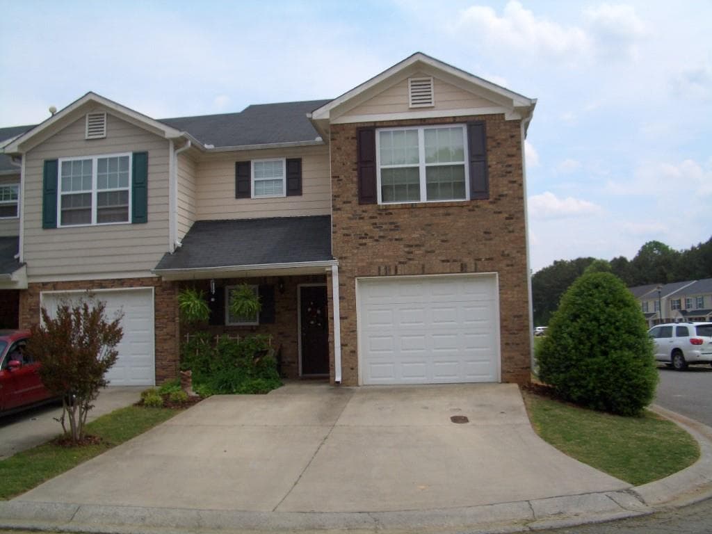 3 bedroom, 1,512 sq ft townhouse sold at 110 Princeton Avenue, Adairsville, GA 30103