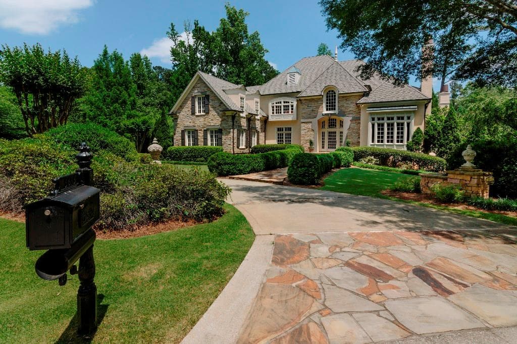 7 bedroom, 7,523 sq ft single family residence sold at 5655 Cross Gate Drive, Atlanta, GA 30327