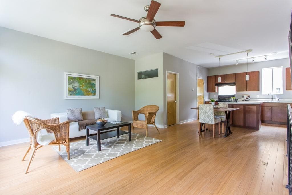 2 bedroom, 1,334 sq ft condominium sold at 100 Moreland Avenue D, Atlanta, GA 30316