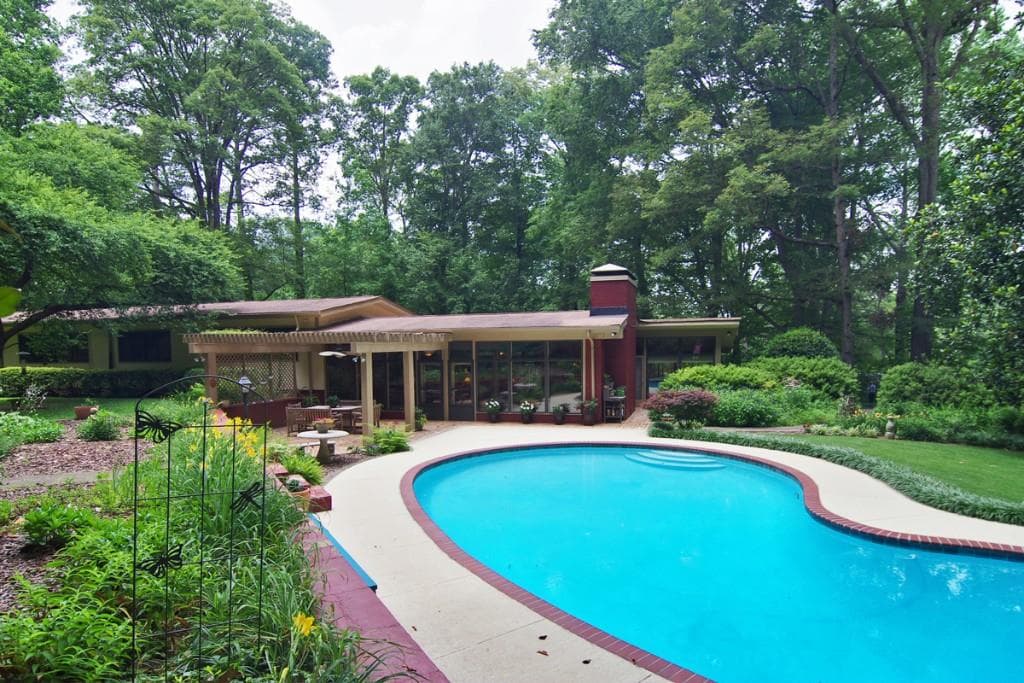 4 bedroom, 3,485 sq ft single family residence sold at 1805 Lenox Road, Atlanta, GA 30306