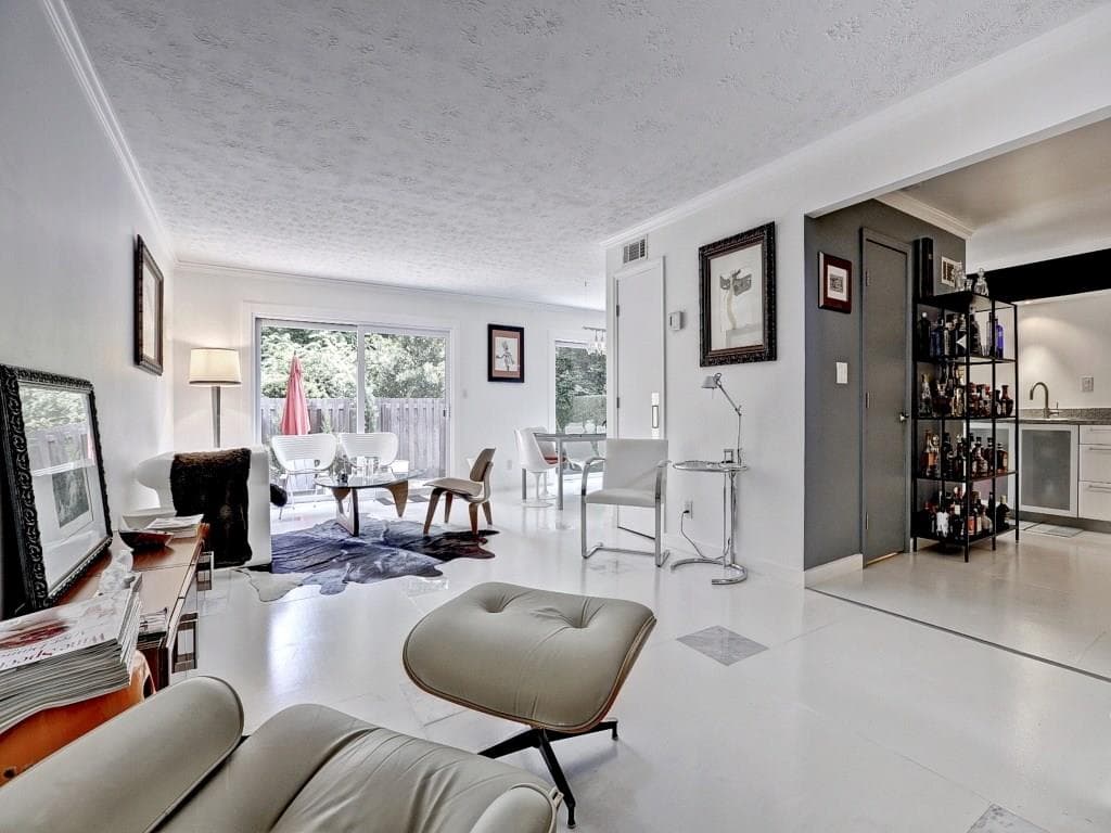 4 bedroom, 1,606 sq ft townhouse sold at 2568 Bradford Square 2568, Atlanta, GA 30345