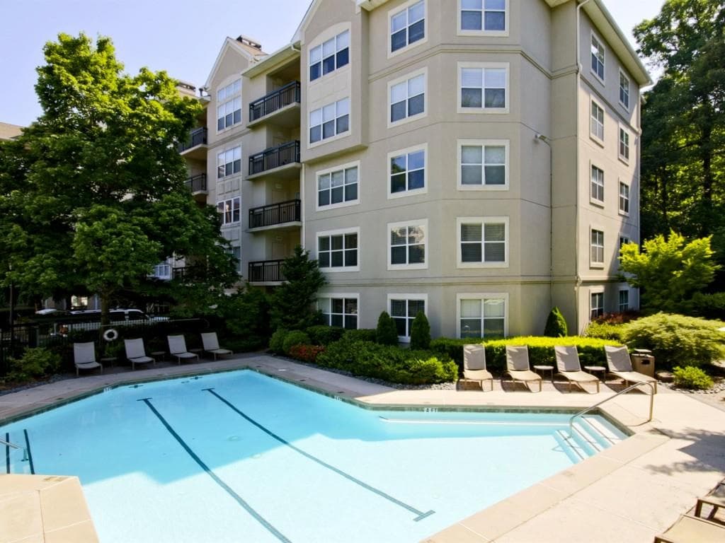 2 bedroom, 1,300 sq ft condominium sold at 2214 River Green Drive 2214, Atlanta, GA 30327
