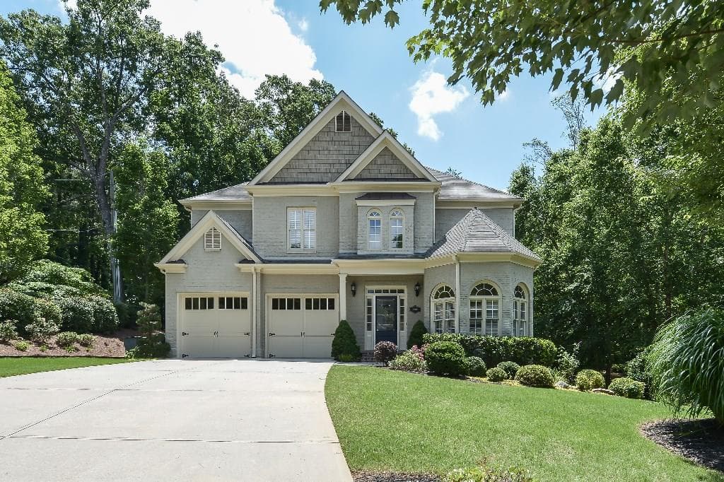 5 bedroom, 3,300 sq ft single family residence sold at 2659 Poplar Lake Trail, Dunwoody, GA 30360