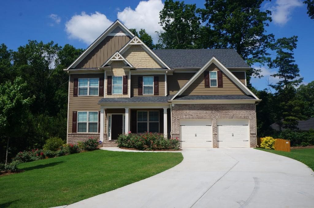 3 bedroom, 2,684 sq ft single family residence sold at 2300 Heritage Green Trail, Marietta, GA 30064