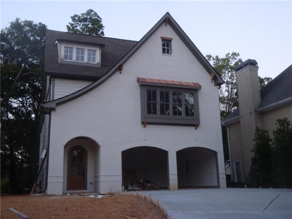 5 bedroom, 4,300 sq ft single family residence sold at 1068 Pine Grove Avenue, Brookhaven, GA 30319