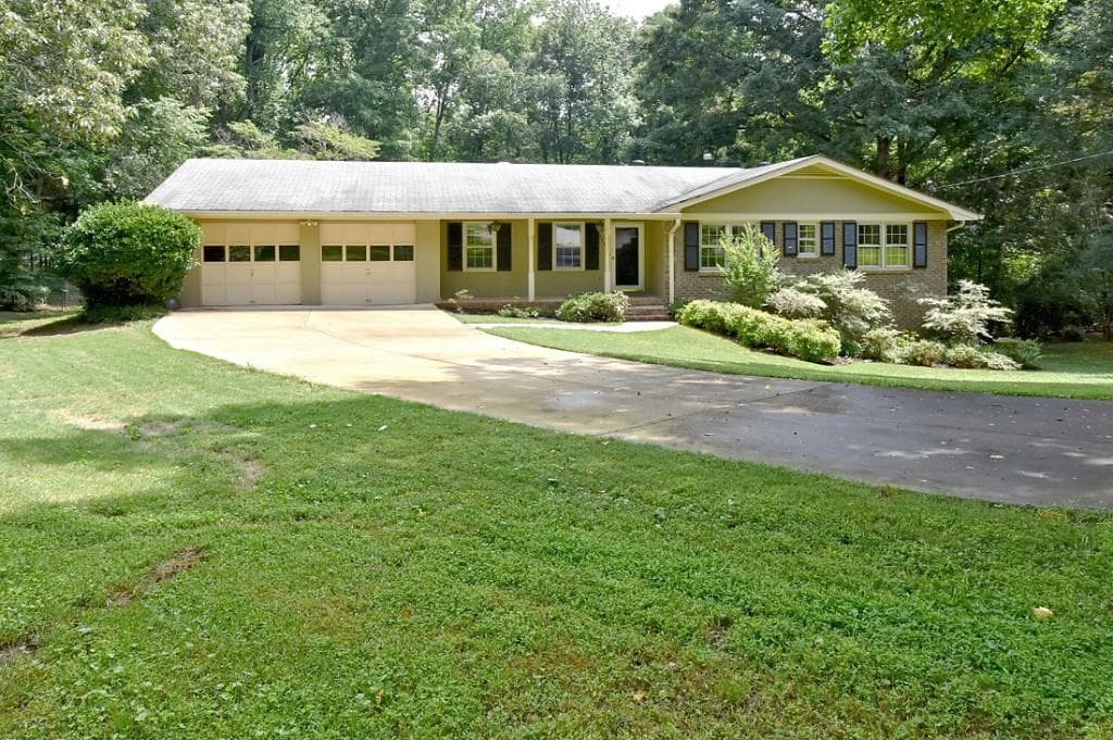 2825 Manor Court, Snellville, GA 30078 — most recent listing photo