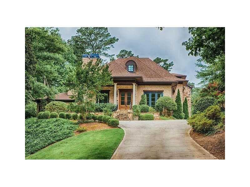 5 bedroom, 6,211 sq ft single family residence sold at 4006 Whittington Drive, Atlanta, GA 30342