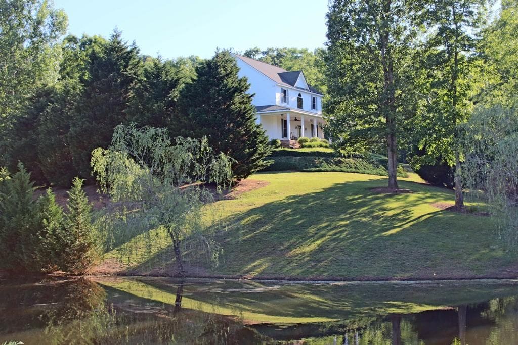 4 bedroom, 4,038 sq ft single family residence sold at 195 Forest Glen Drive, Waleska, GA 30183