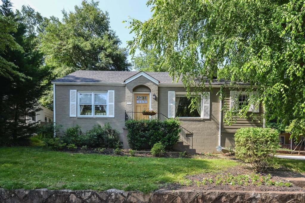 3 bedroom, 1,432 sq ft single family residence sold at 1759 Delaware Avenue, Atlanta, GA 30307