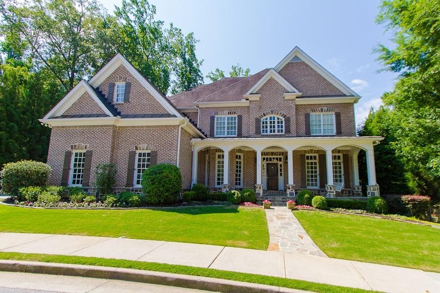 6 bedroom, 5,576 sq ft single family residence sold at 4412 Saint Andrews Drive, Atlanta, GA 30327