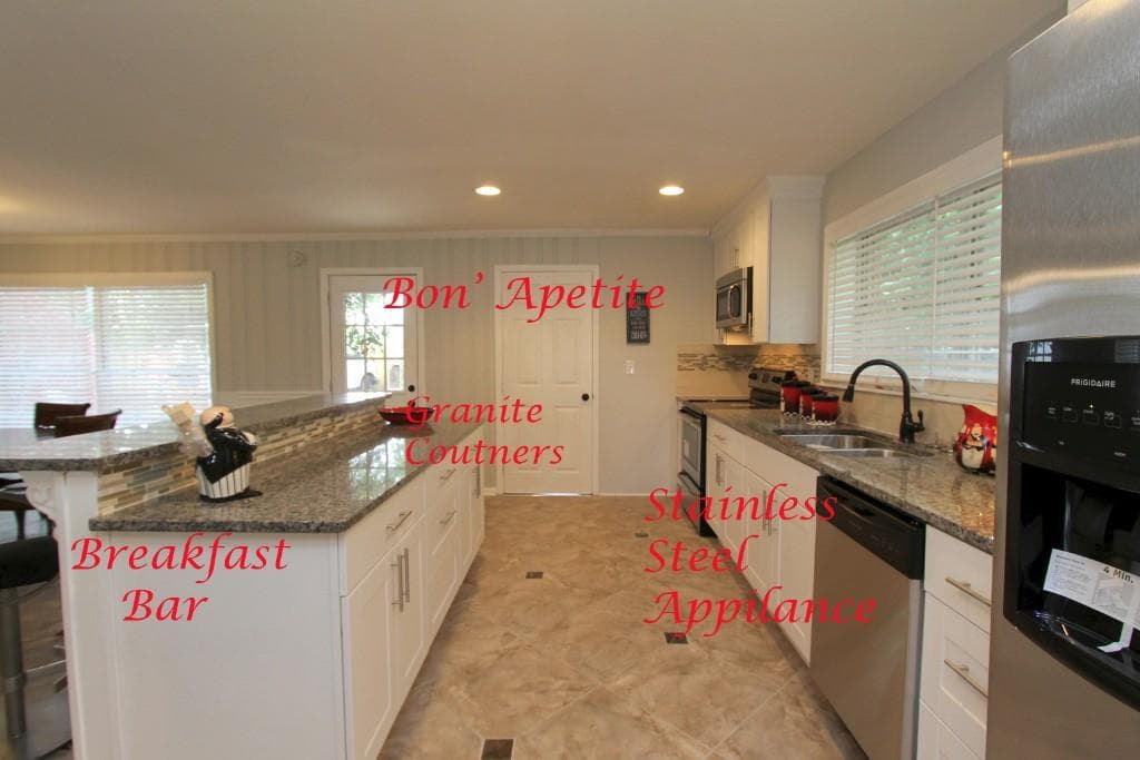 5 bedroom, 2,588 sq ft single family residence sold at 1651 Metropolitan Parkway, Atlanta, GA 30310