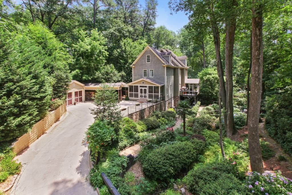 5 bedroom, 3,676 sq ft single family residence sold at 1875 Meredith Drive, Atlanta, GA 30318
