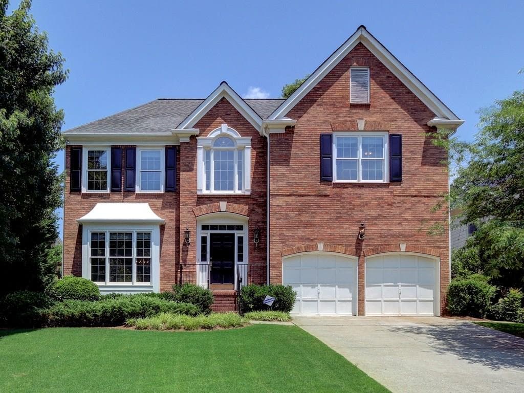 4 bedroom, 3,105 sq ft single family residence sold at 400 Glenridge Close Court, Atlanta, GA 30328