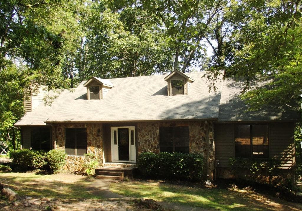 5 bedroom, 2,833 sq ft single family residence sold at 6622 Windwood Circle, Douglasville, GA 30135
