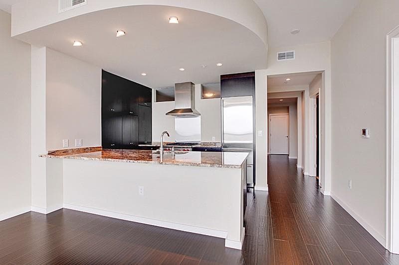 1 bedroom, 1,120 sq ft condominium sold at 3325 Piedmont Road 1704, Atlanta, GA 30305