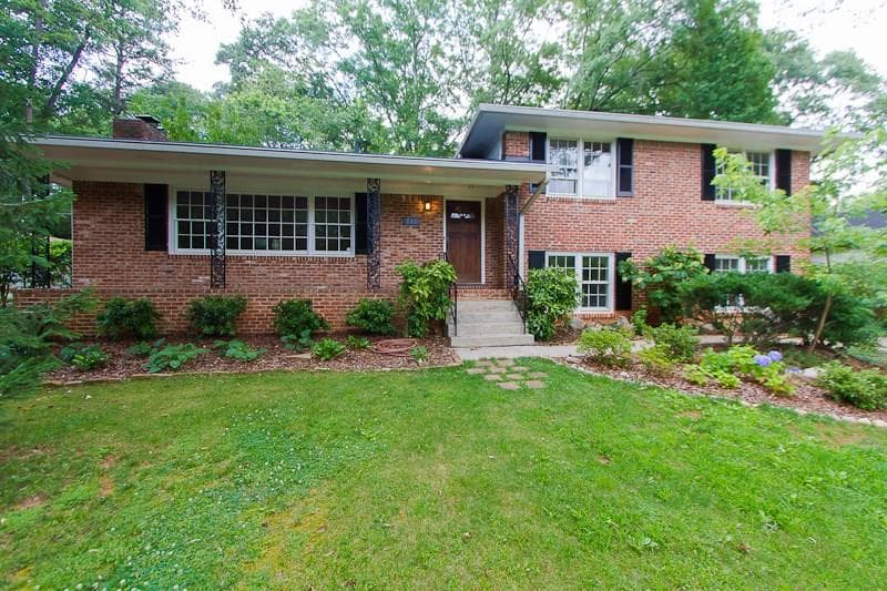 5 bedroom, 2,937 sq ft single family residence sold at 517 Ponce De Leon Manor, Atlanta, GA 30307