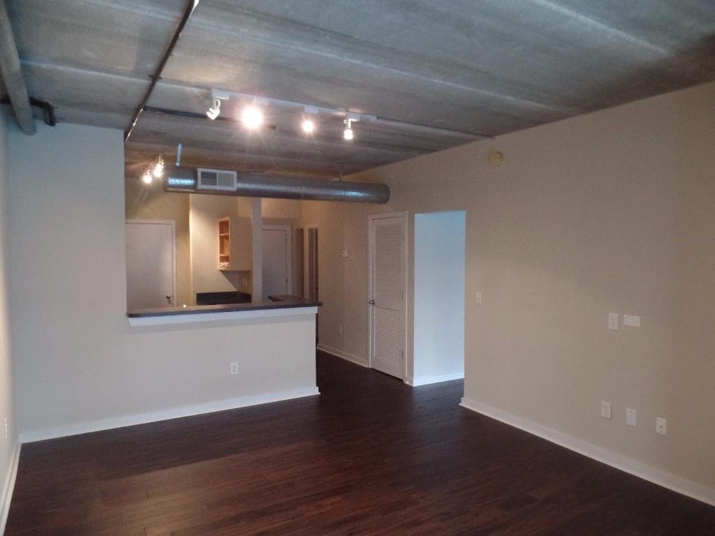1 bedroom, 775 sq ft condominium sold at 800 Peachtree Street 1205, Atlanta, GA 30308