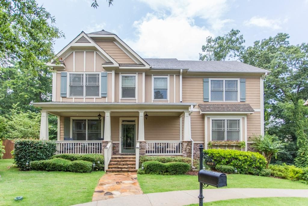 4 bedroom, 2,313 sq ft single family residence sold at 1608 Duncan Drive, Atlanta, GA 30318