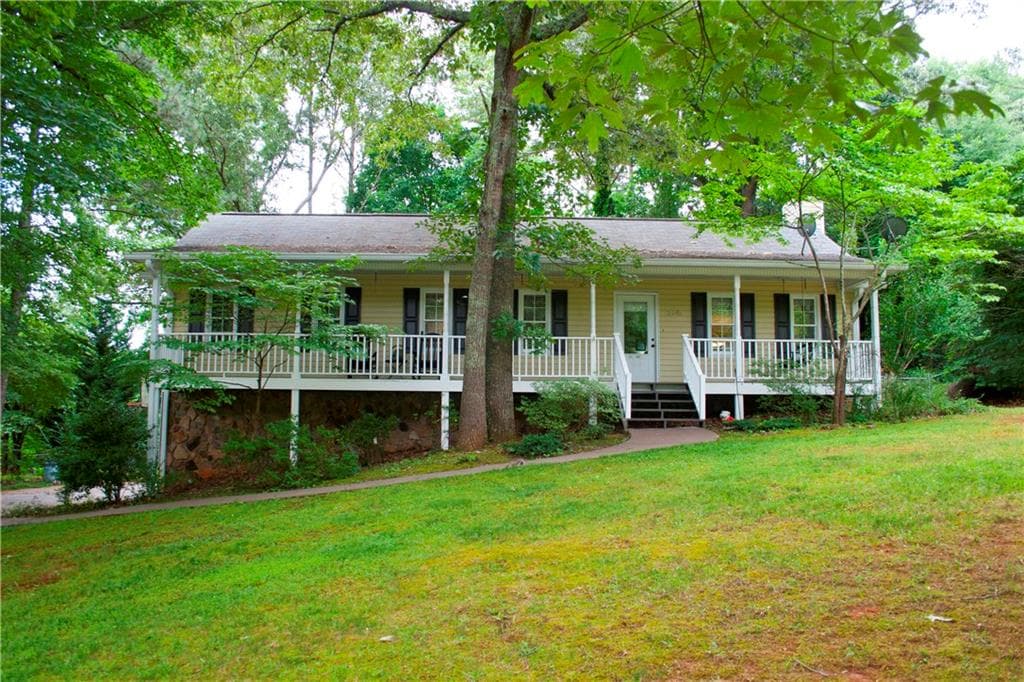 3 bedroom, 1,980 sq ft single family residence sold at 223 Hickory Lane, Canton, GA 30115