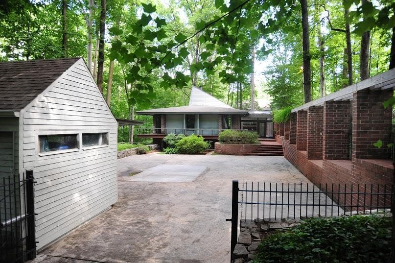 4 bedroom single family residence sold at 1346 Moores Mill Road, Atlanta, GA 30327