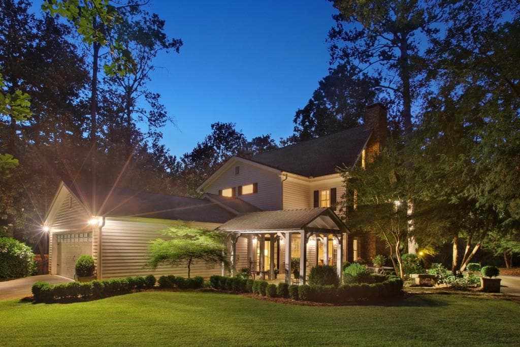 4 bedroom, 3,485 sq ft single family residence sold at 3278 Northside Drive, Atlanta, GA 30305
