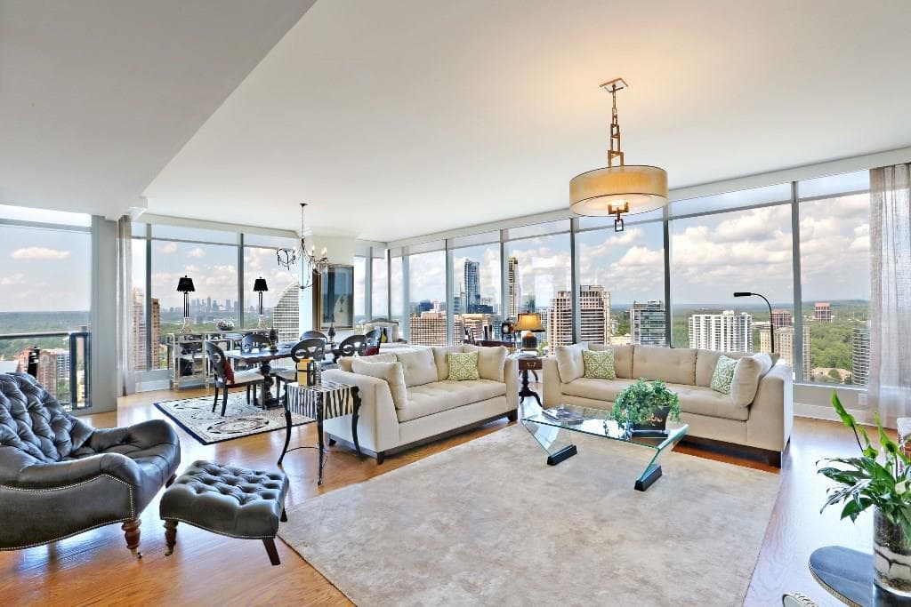 3 bedroom, 2,699 sq ft condominium sold at 3630 Peachtree Road 2103, Atlanta, GA 30326