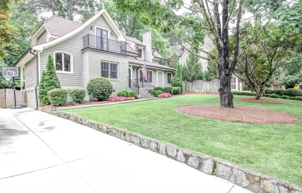 5 bedroom, 2,950 sq ft single family residence sold at 2993 Saint Annes Lane, Atlanta, GA 30327