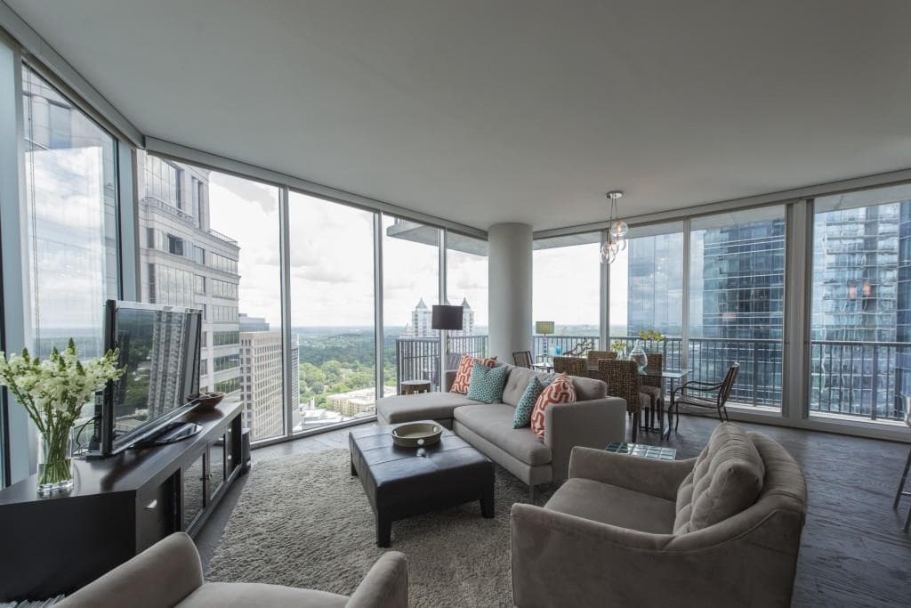 2 bedroom, 1,505 sq ft condominium sold at 1080 Peachtree Street 2803, Atlanta, GA 30309