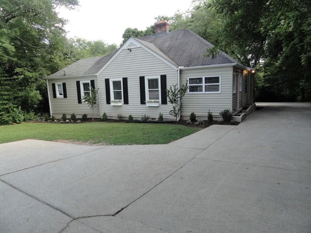 3 bedroom, 1,614 sq ft single family residence sold at 3231 Covington Highway, Avondale Estates, GA 30002