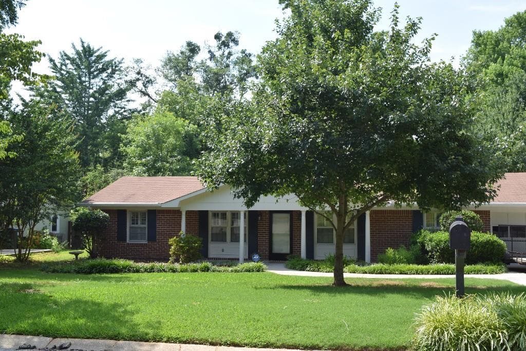 3 bedroom, 1,375 sq ft single family residence sold at 4194 Commodore Drive, Atlanta, GA 30341