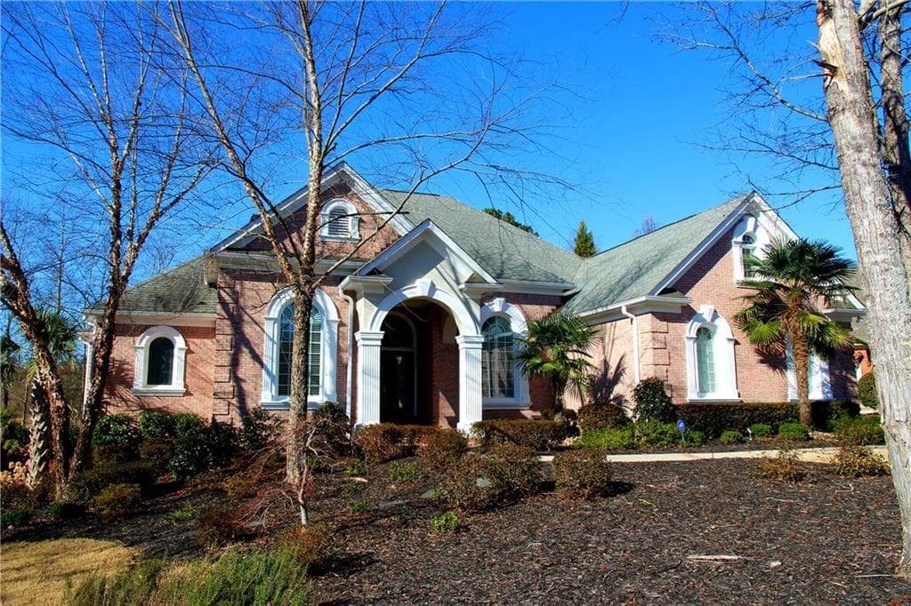 4 bedroom, 6,852 sq ft single family residence sold at 6350 Sunbriar Drive, Cumming, GA 30040
