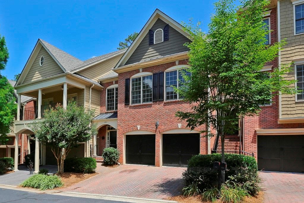 190 Meeting Lane 36, Atlanta, GA 30342 — most recent listing photo